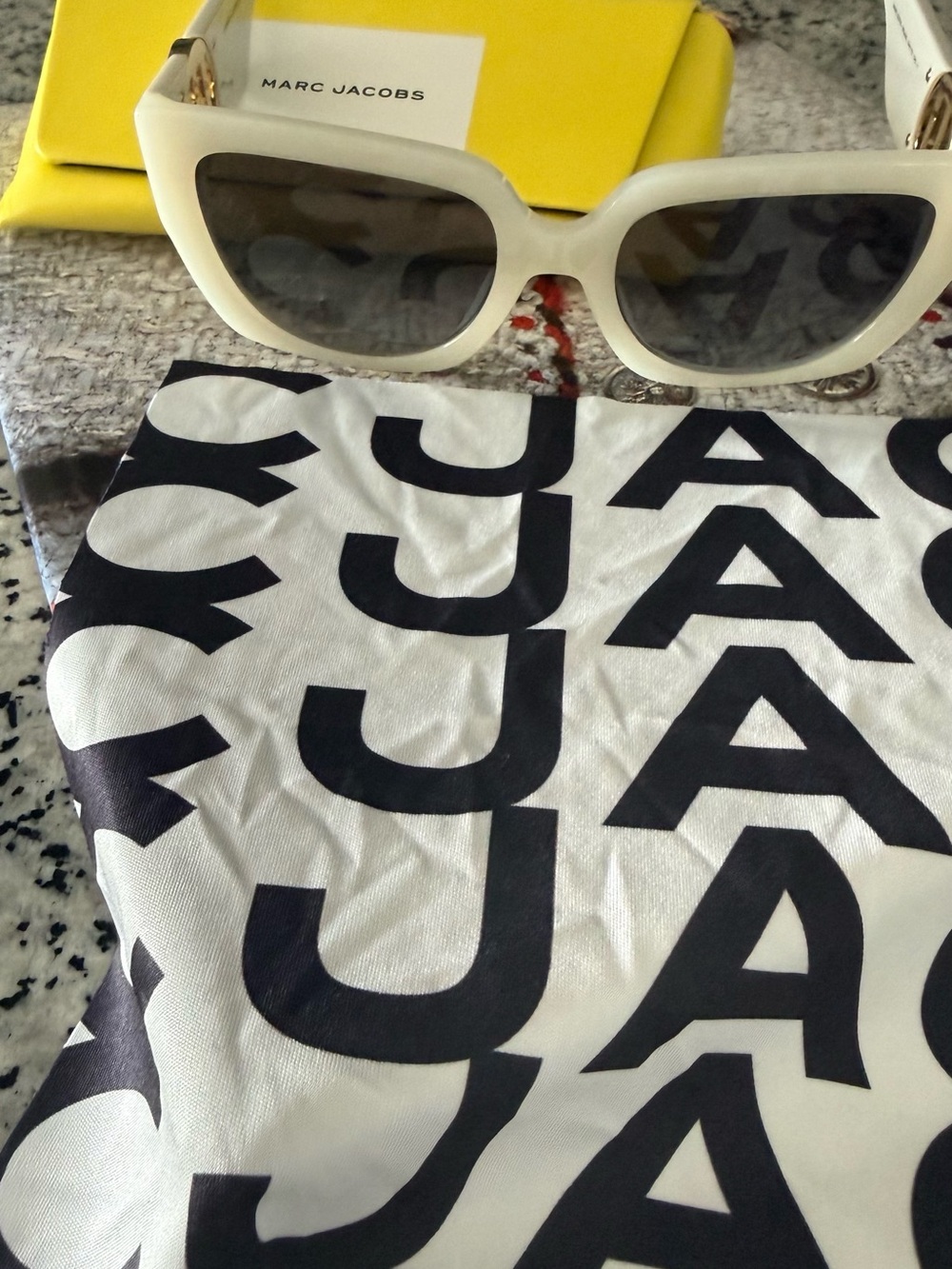 Marc Jacobs Bone White & Gold Oversized Sunglasses – New Without Tags